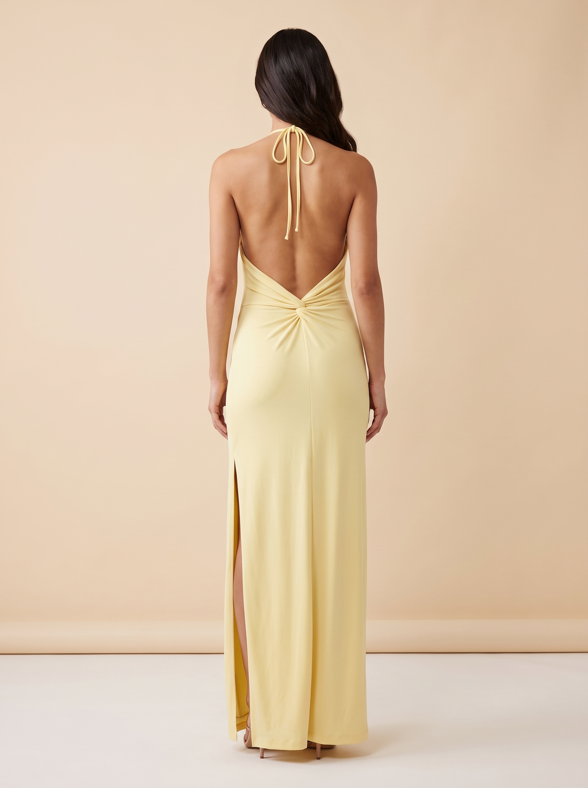 Aurore – Robe longue licou col bénitier