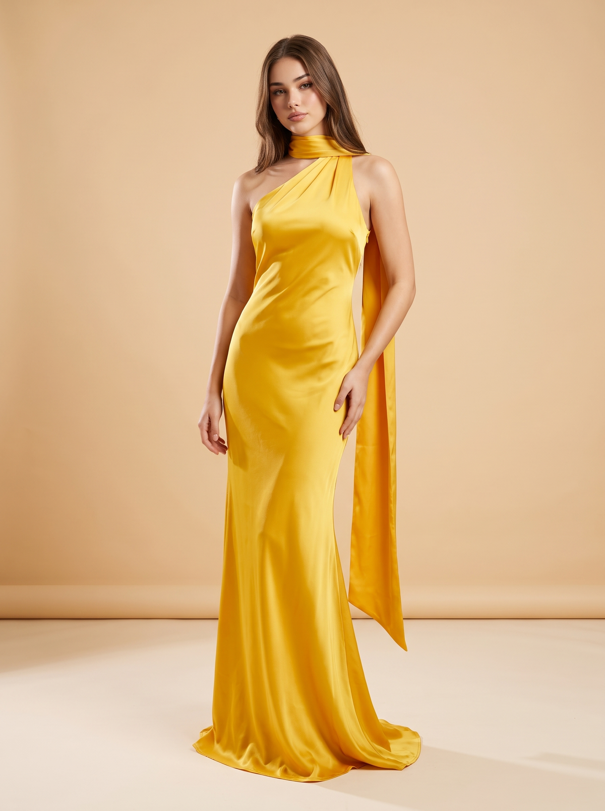 Capucine – Robe longue en satin à écharpe