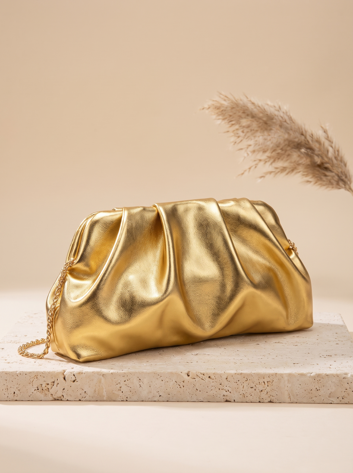 Pochette plissée Nuage – Doré – détail produit