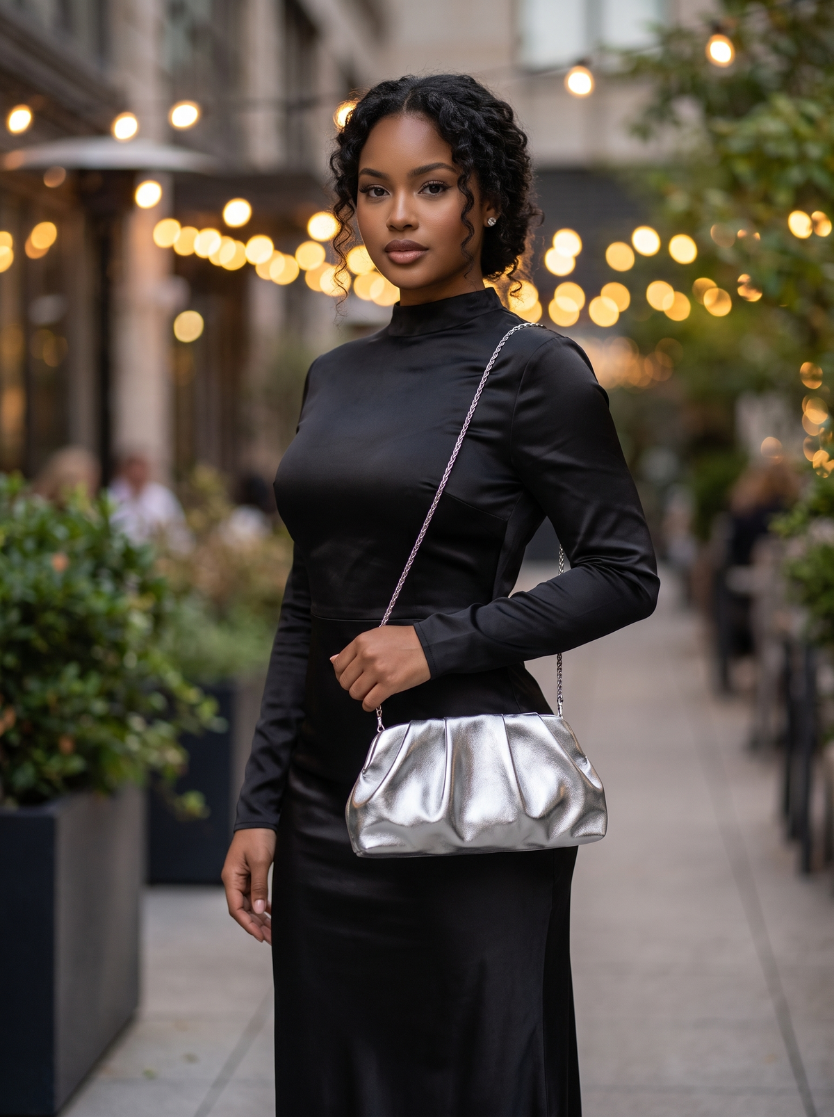 Pochette plissée Nuage – Argenté – portée